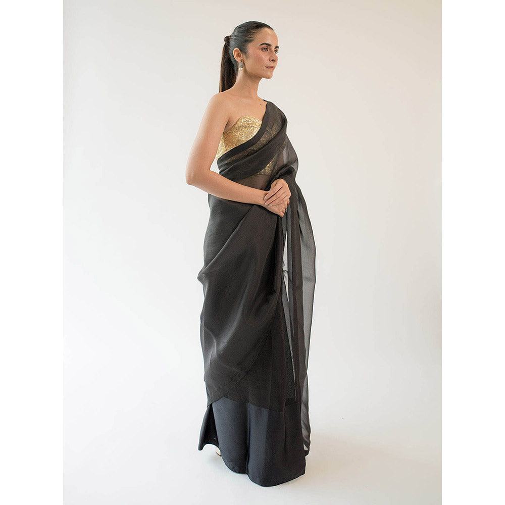 KAPARDARA Asters Pure Silk Organza Saree In The Shade Of Black Featuring A Border