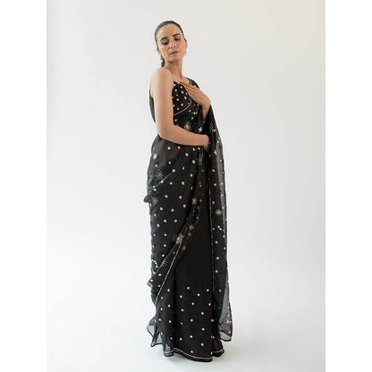 KAPARDARA Andromeda Saree ÃƒÂ¢Ã¢â€šÂ¬Ã…â€œ A Pure Silk Organza Saree In The Shade Of Black