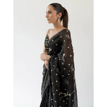 KAPARDARA Andromeda Saree ÃƒÂ¢Ã¢â€šÂ¬Ã…â€œ A Pure Silk Organza Saree In The Shade Of Black