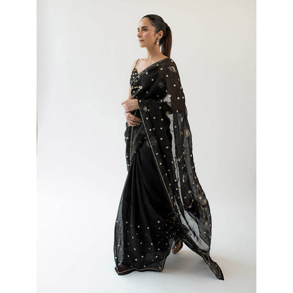 KAPARDARA Andromeda Saree ÃƒÂ¢Ã¢â€šÂ¬Ã…â€œ A Pure Silk Organza Saree In The Shade Of Black