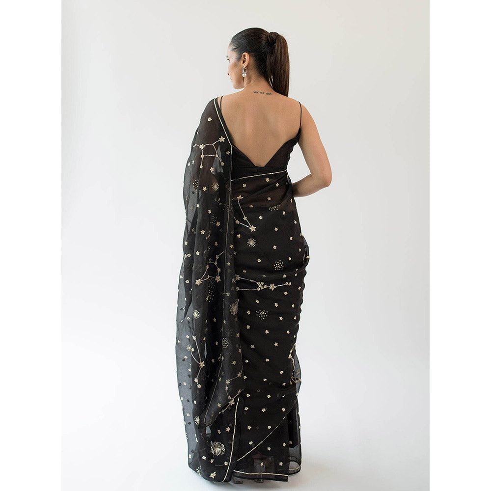 KAPARDARA Andromeda Saree ÃƒÂ¢Ã¢â€šÂ¬Ã…â€œ A Pure Silk Organza Saree In The Shade Of Black