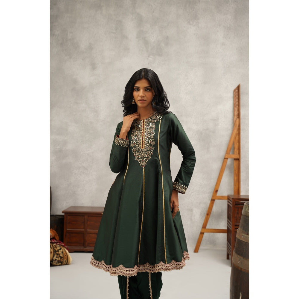 Kapda Dori Green Embroidered Kurta with Dhoti and Dupatta (Set of 3)