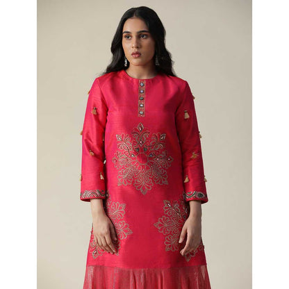 Arpita Sulakshana Red La Rosa Raw Silk Kurta (Set of 2)