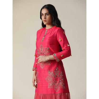 Arpita Sulakshana Red La Rosa Raw Silk Kurta (Set of 2)