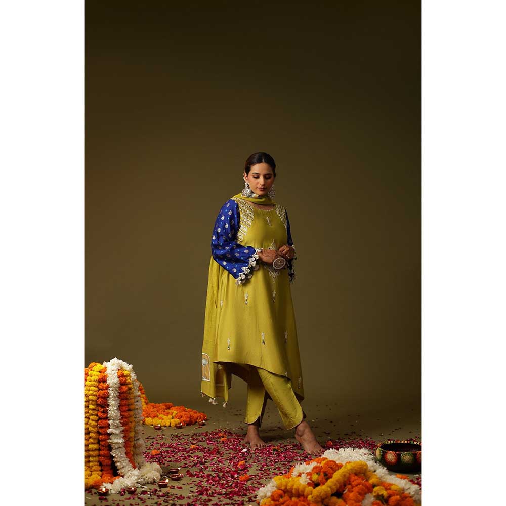 Arpita Sulakshana Green Hand Painted Kurta Set (Set of 3)
