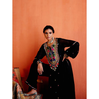 Karishma Khanduja Arshad Black Embellished Tassels Kurta with Pant (Set of 2)