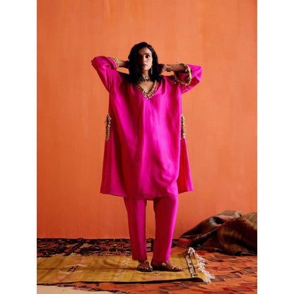 Karishma Khanduja Pradeep Pink Embellished Kurta and Pant (Set of 2)