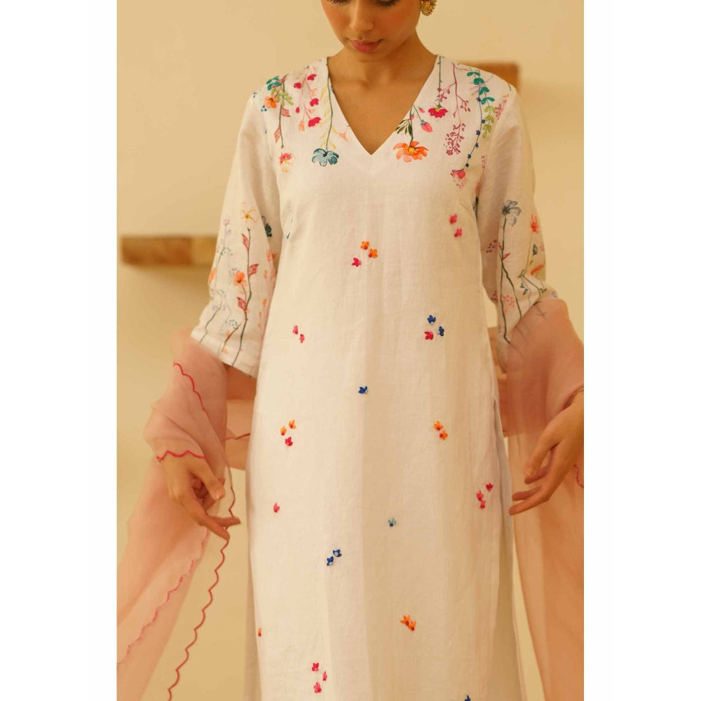 KAVANA Zara Floral Print Embroidery Kurta with Pant and Dupatta (Set of 3)