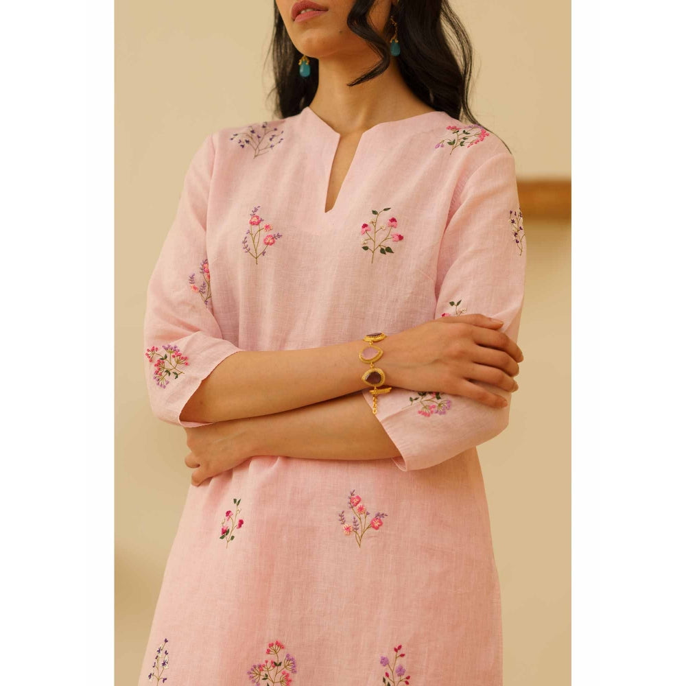 KAVANA Farah Floral Print Embroidery Kurta with Pant and Dupatta (Set of 3)