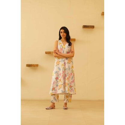 KAVANA Taruni Floral Print Kurta with Pant and Dupatta (Set of 3)