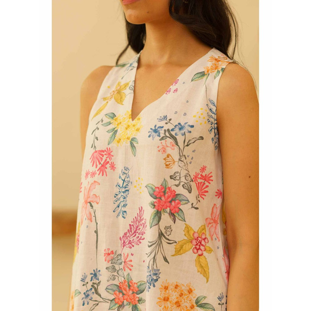 KAVANA Taruni Floral Print Kurta with Pant and Dupatta (Set of 3)