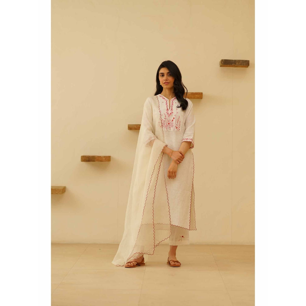 KAVANA Farog Embroidery Kurta with Pant and Dupatta (Set of 3)