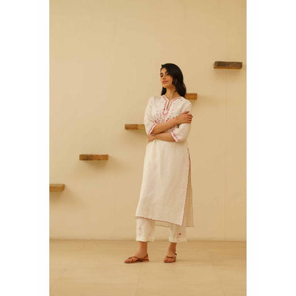 KAVANA Farog Embroidery Kurta with Pant and Dupatta (Set of 3)