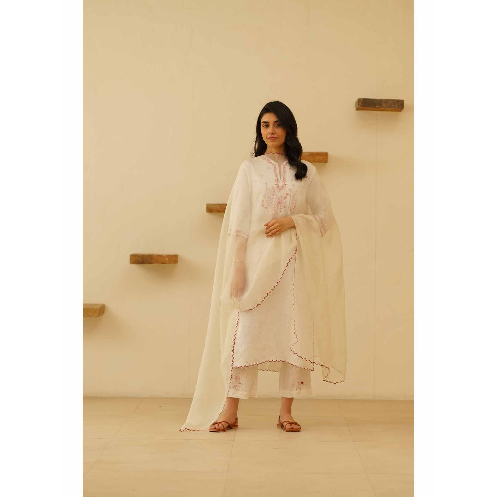 KAVANA Farog Embroidery Kurta with Pant and Dupatta (Set of 3)