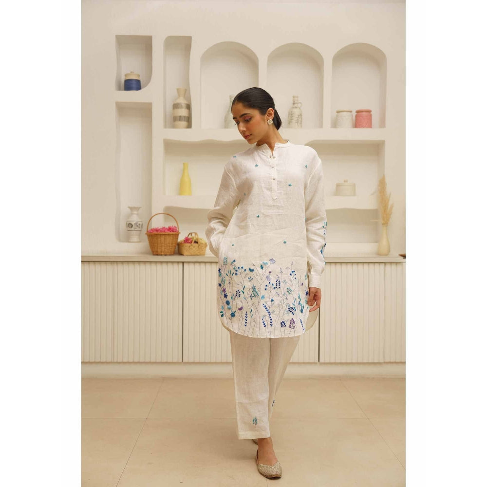 KAVANA Indu Embroidery Kurta with Pant and Dupatta (Set of 3)