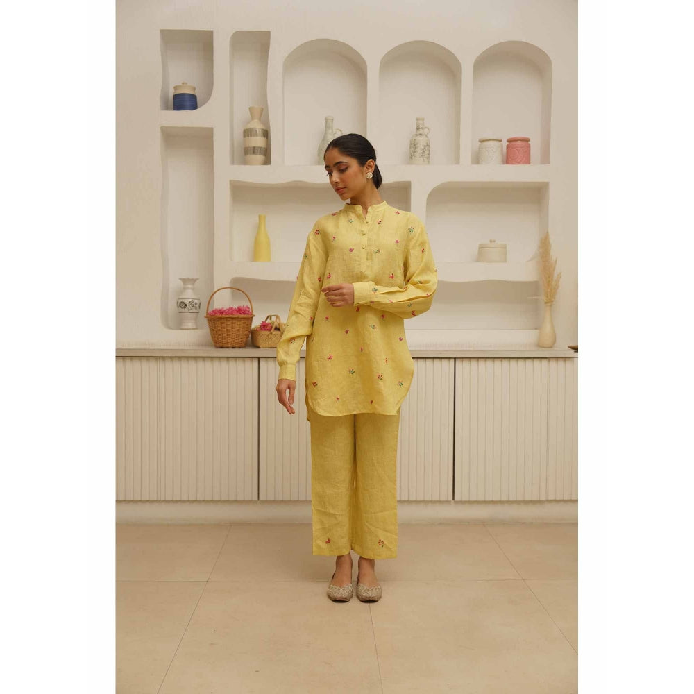 KAVANA Amra Embroidery Kurta with Pant (Set of 2)