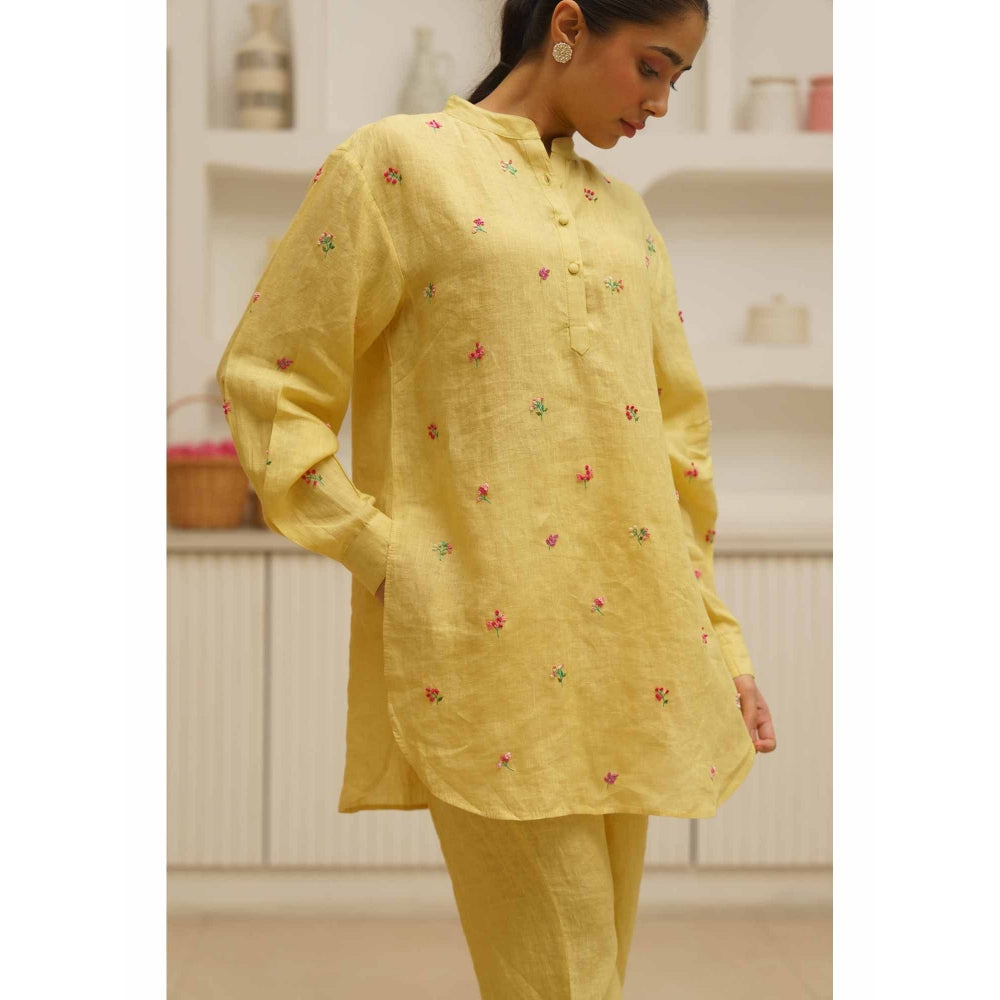 KAVANA Amra Embroidery Kurta with Pant (Set of 2)