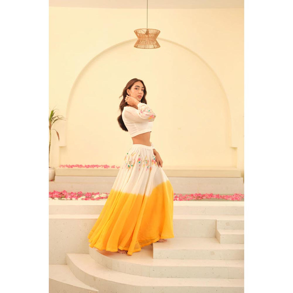 KAVANA Women White Sunehri Chanderi Lehenga with Stitched Blouse and Dupatta