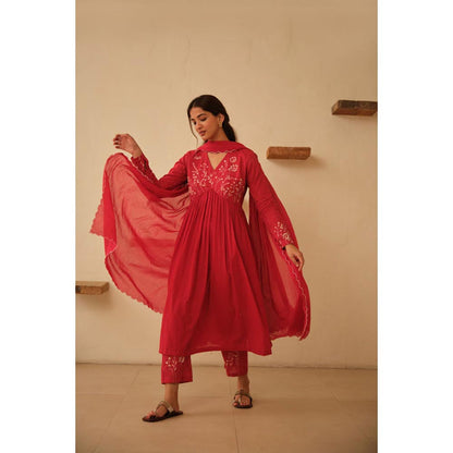 KAVANA Women Embroidered Red Scalloped Cotton Dupatta