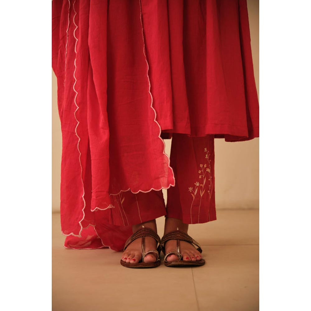 KAVANA Women Embroidered Red Scalloped Cotton Dupatta