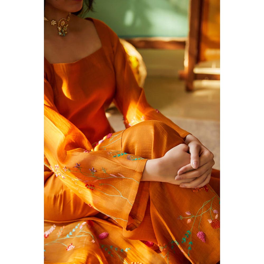 KAVANA Women Embroidered Orange Saanjh Dupatta