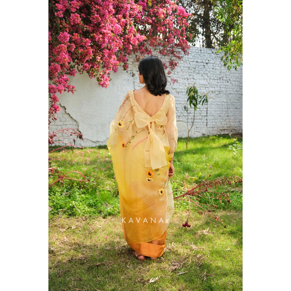 KAVANA Women Embroidered Cream Aamras Saree