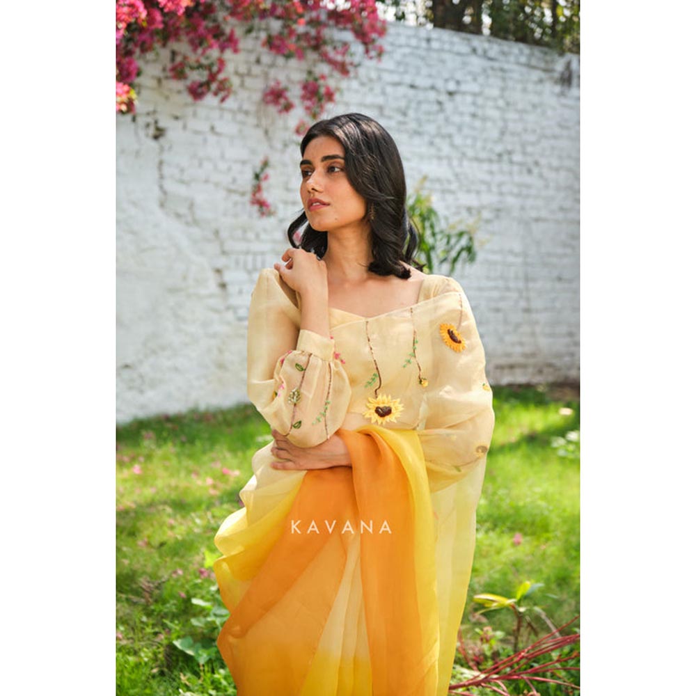 KAVANA Women Embroidered Cream Aamras Saree