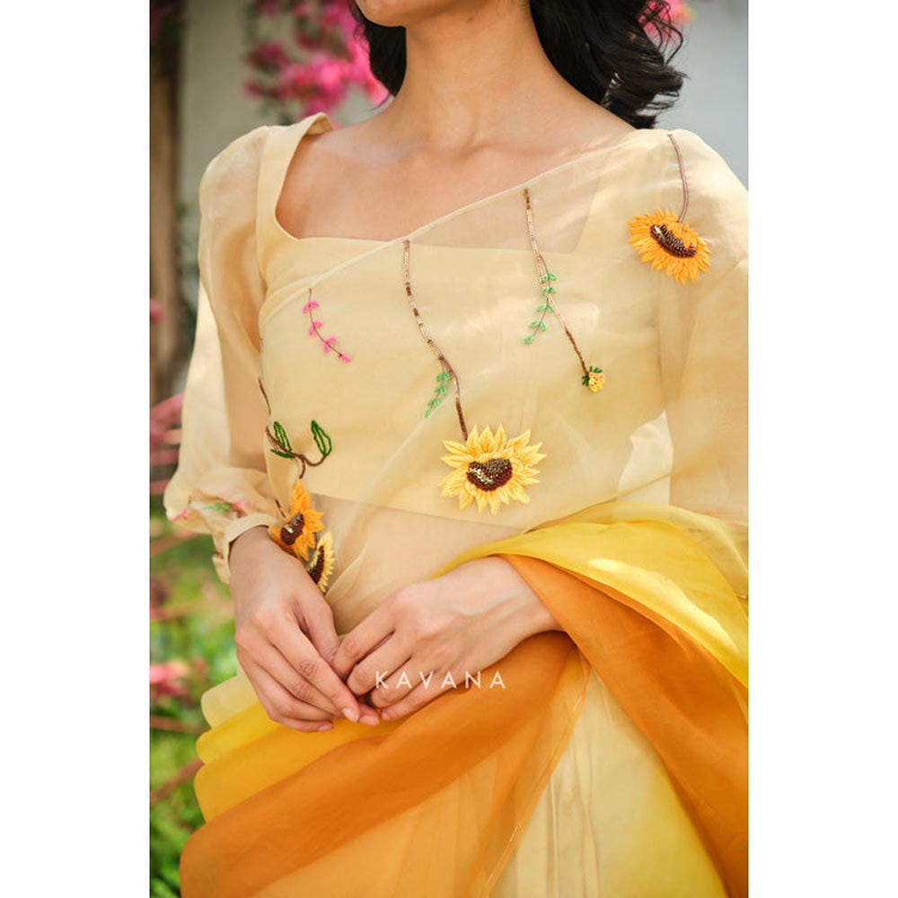 KAVANA Women Embroidered Cream Aamras Saree