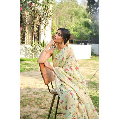 KAVANA Women Floral Off-white Sargam Saree