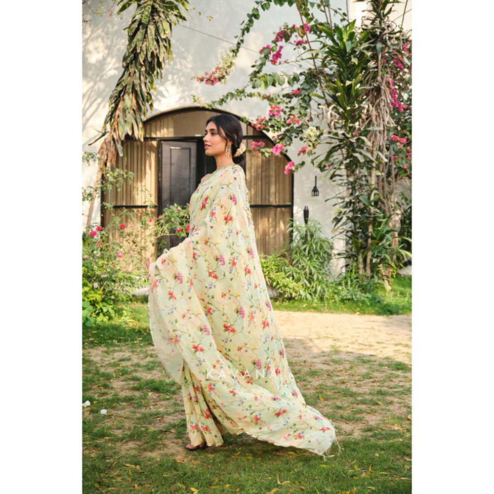 KAVANA Women Floral Off-white Sargam Saree