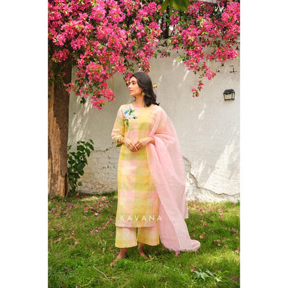 KAVANA Women Checks Three Fourth Sleeves Kairi Kurta with Pant