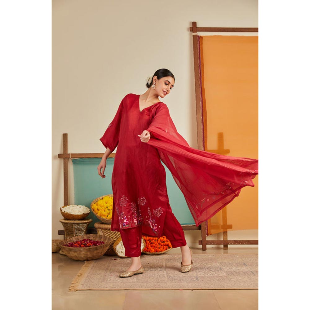 KAVANA Women Embroidered Red Rukhsaari Kurta with Pant