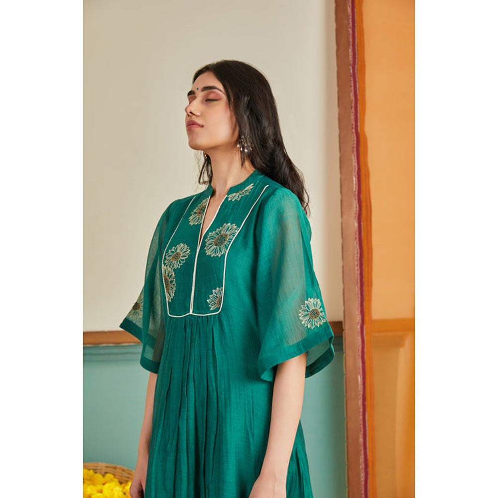 KAVANA Women Embroidered Green Zariyah Kurta and Pant