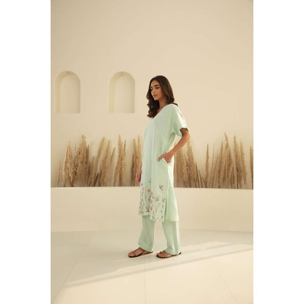 KAVANA Women Floral Half Sleeves Nambh Kurta with Pant