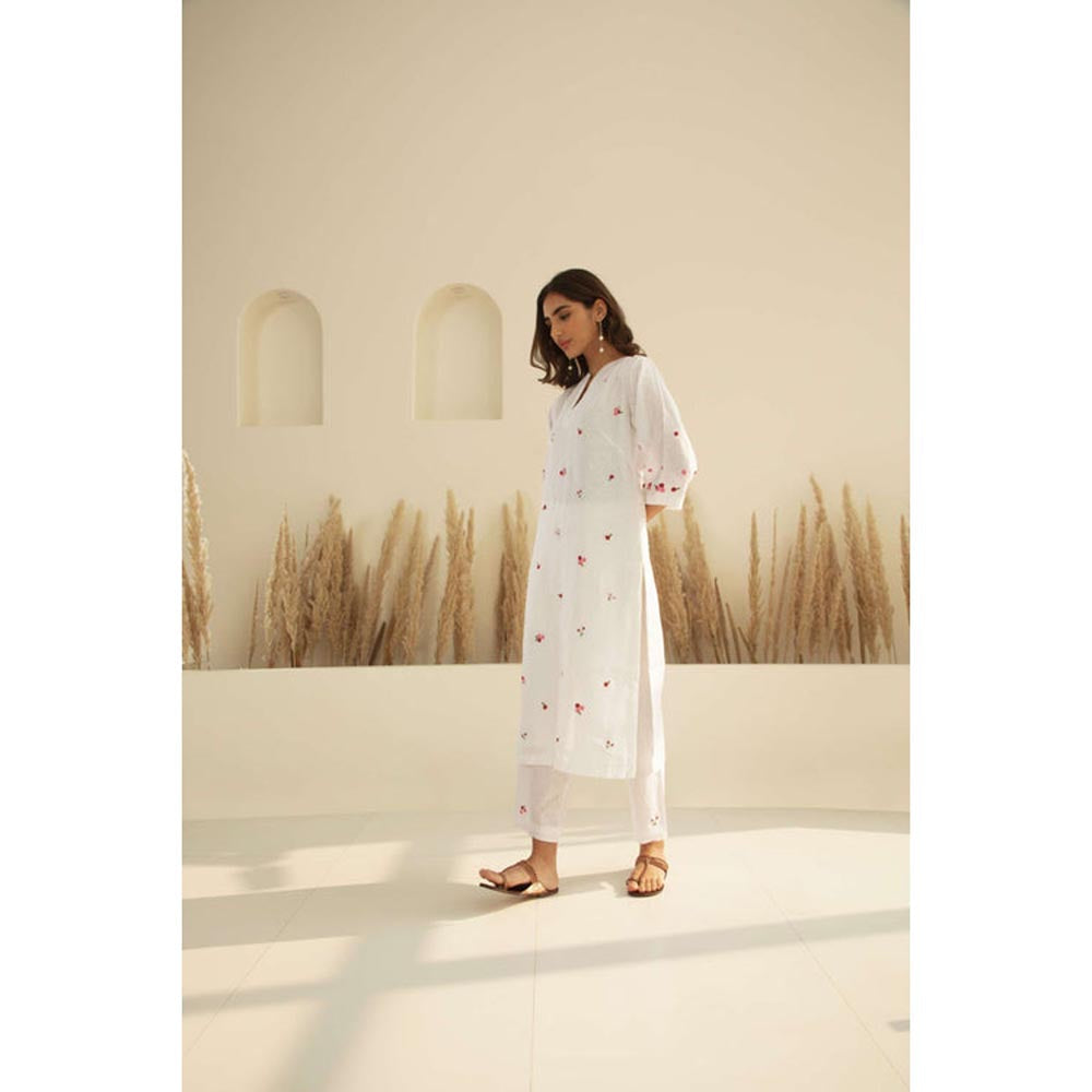 KAVANA Women Embroidered Three Fourth Sleeves Neerav Kurta with Pant