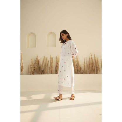 KAVANA Women Embroidered Three Fourth Sleeves Neerav Kurta with Pant