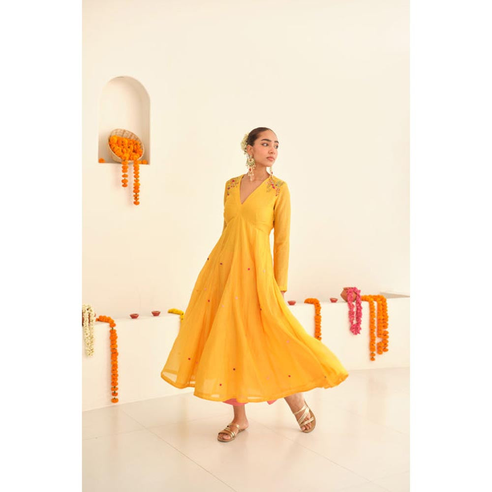 KAVANA Women Embroidered Yellow Sunehri Chanderi Kurta and Pant