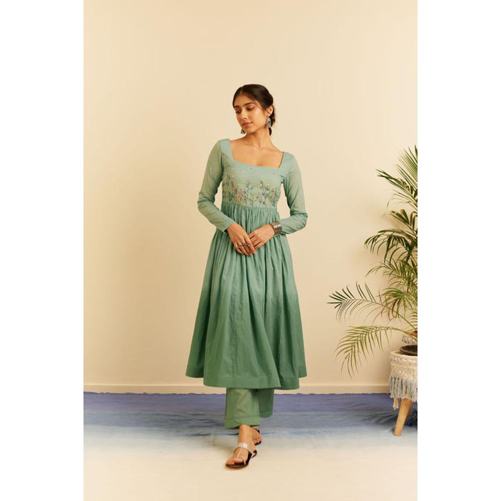 KAVANA Women Embroidered Full Sleeves Harit Kurta with Pant