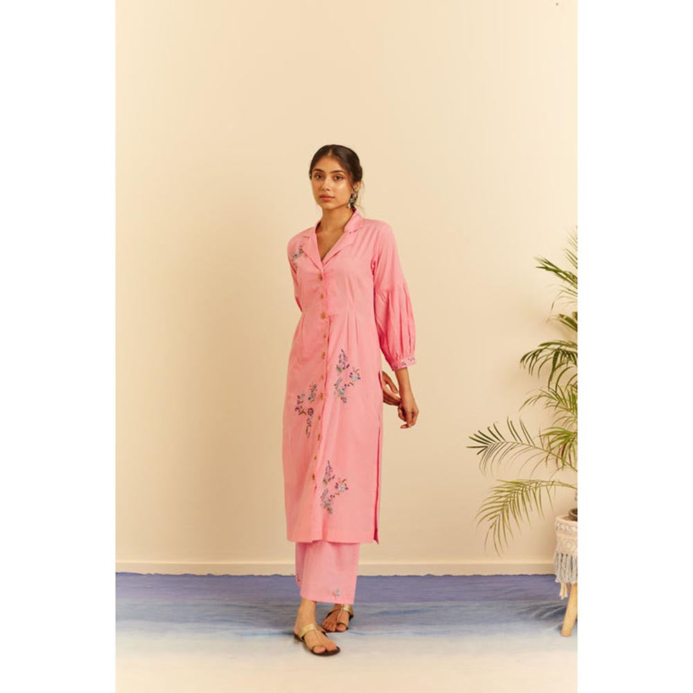 KAVANA Women Embroidered Half Sleeves Humair Kurta with Pant