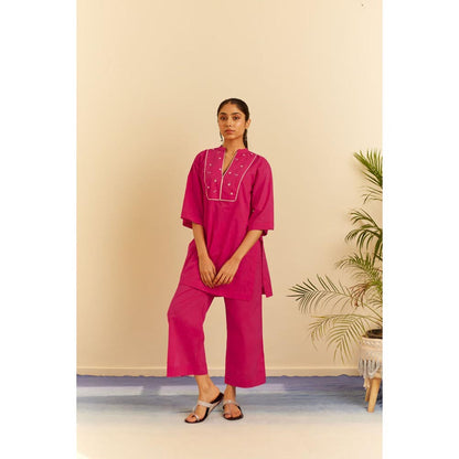 KAVANA Women Embroidered Three Fourth Sleeves Rani Kurta with Pant