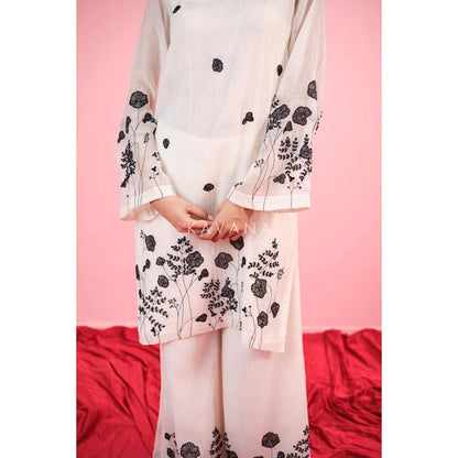 KAVANA Women Embroidered White Chandni Chanderi Kurti with Pant