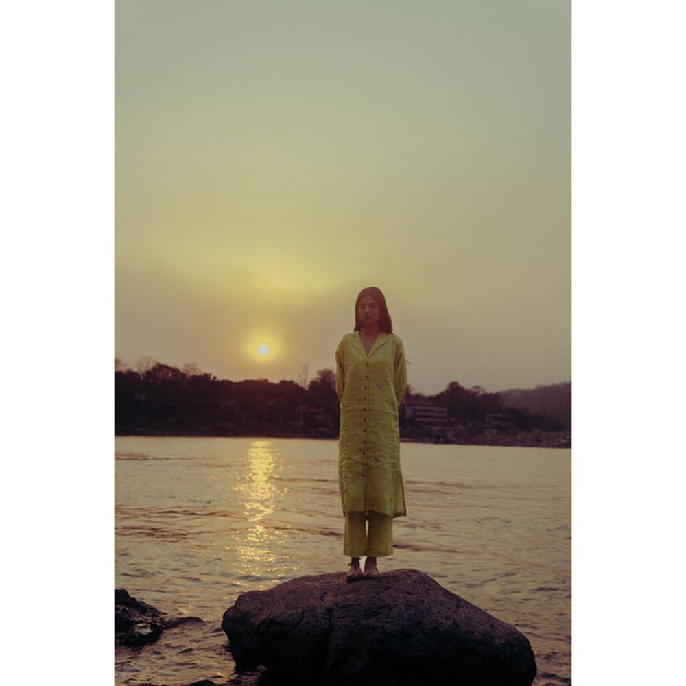 KAVANA Women Phoolani Green Kurta with Pant