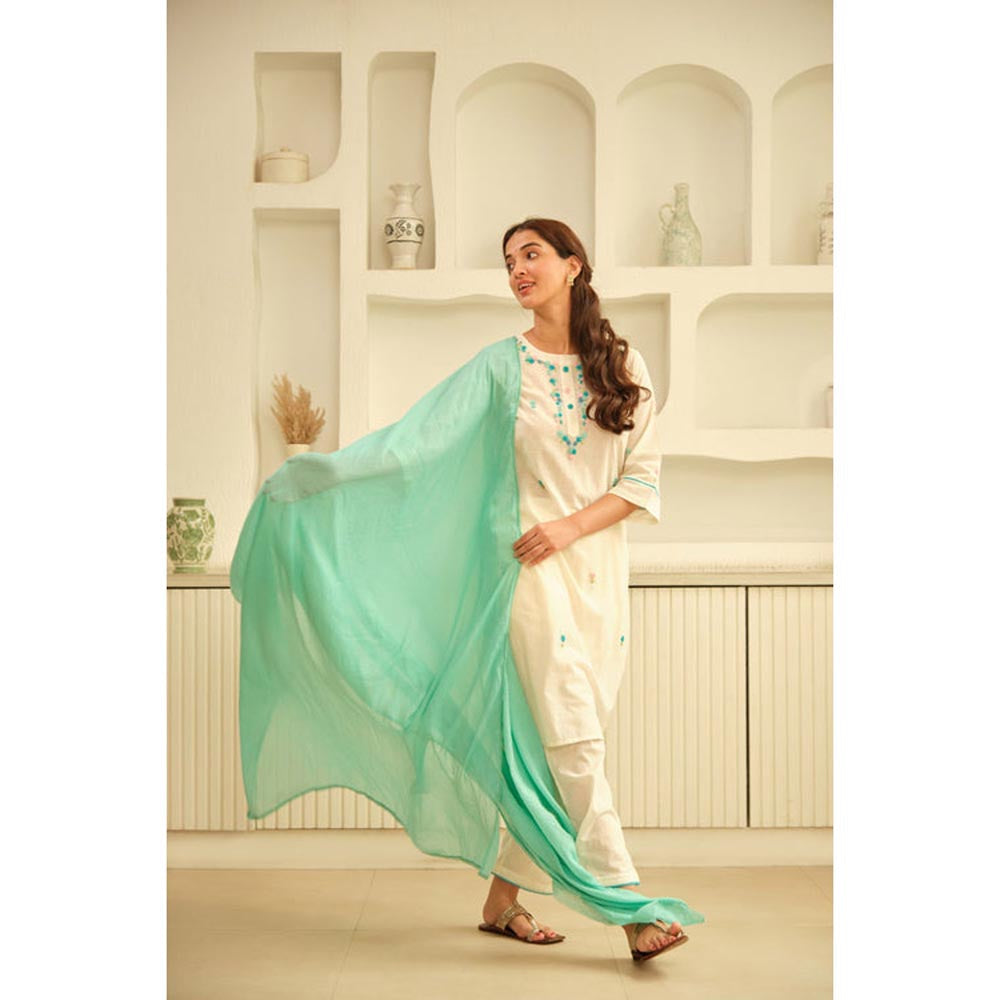 KAVANA Women Off White Crochet Embroidered Kurta with Pant