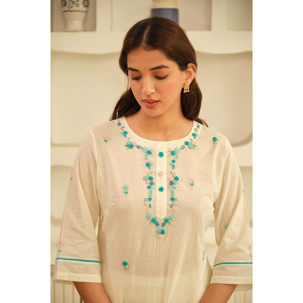 KAVANA Women Off White Crochet Embroidered Kurta with Pant