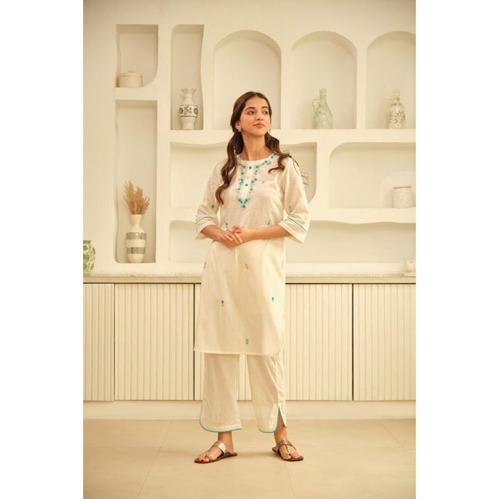 KAVANA Women Off White Crochet Embroidered Kurta with Pant