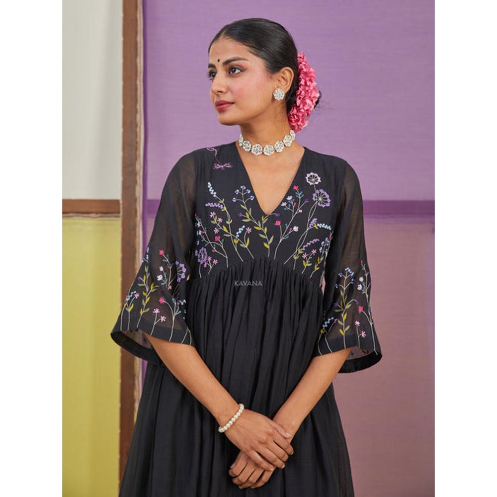 KAVANA Women Embroidered Full Sleeves Mehr Kurta with Pant