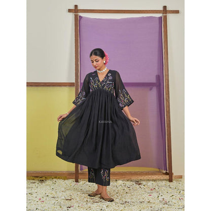 KAVANA Women Embroidered Full Sleeves Mehr Kurta with Pant