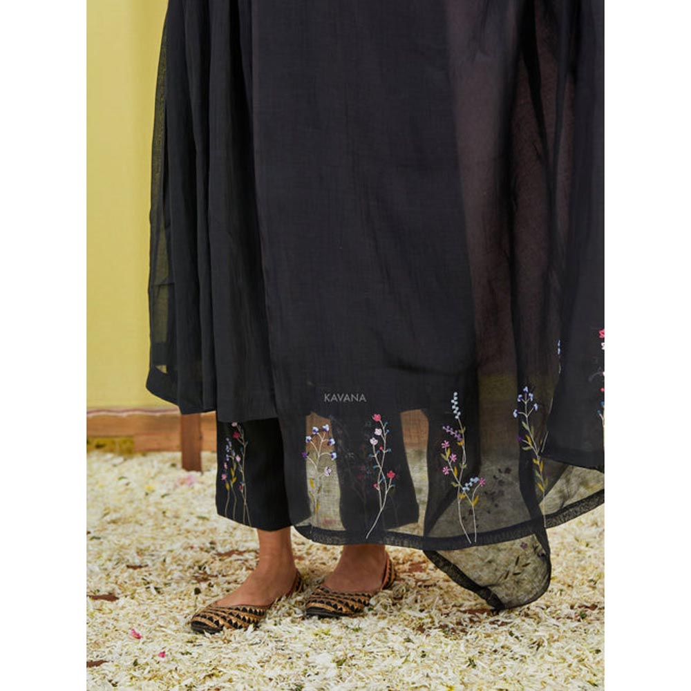 KAVANA Women Embroidered Full Sleeves Mehr Kurta with Pant