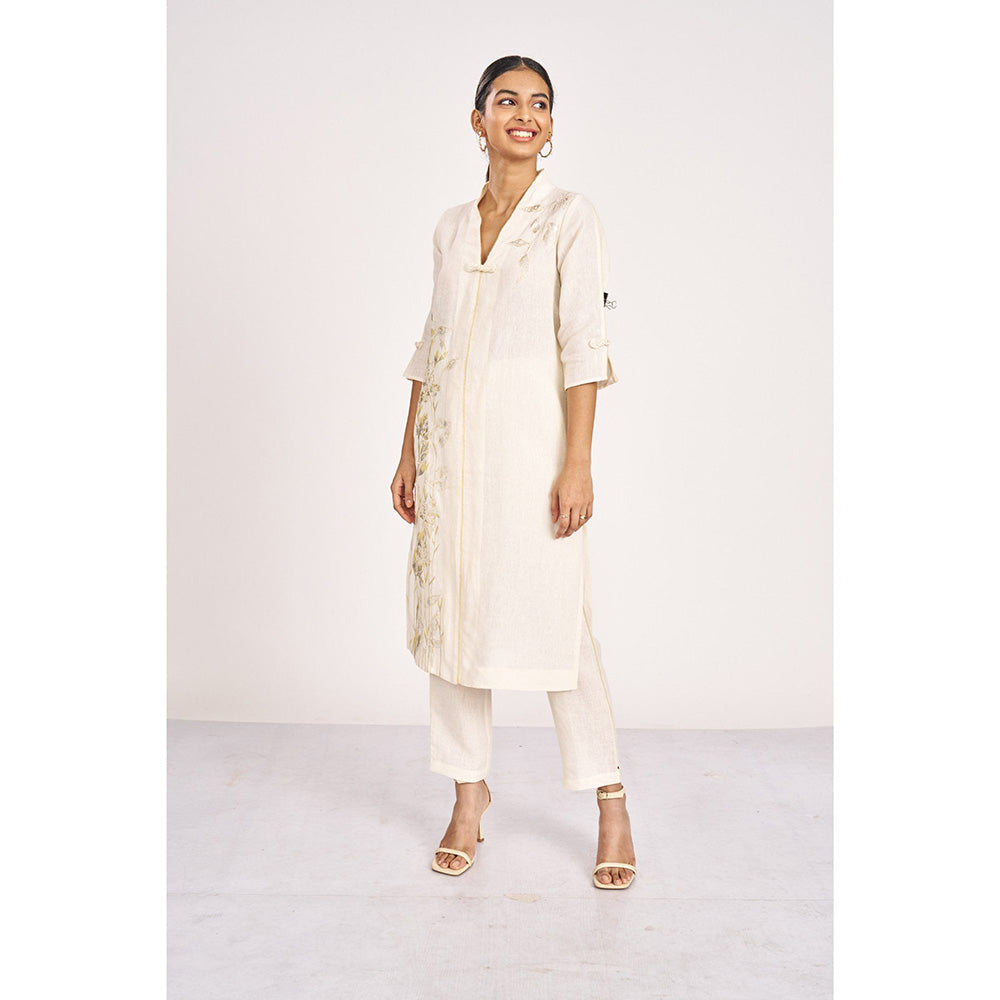 Kaveri Bamboo Grove Kurta with Pant-Off white (Set of 2)