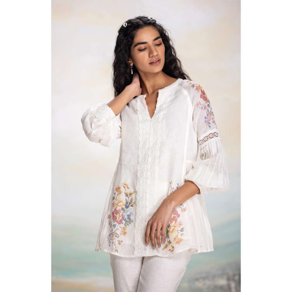 Kaveri White Vintage Rosa Wreath Co-Ord (Set of 2)